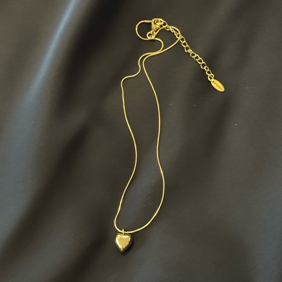 💛 Keachains Jewelry Gold Mini Puffed Heart Necklace 💛 - Picture 4 of 8